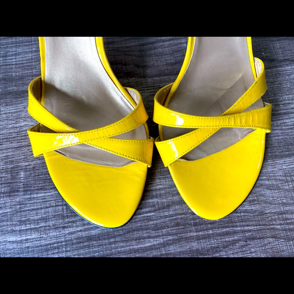 Stuart Weirman Yellow Heels size 8
